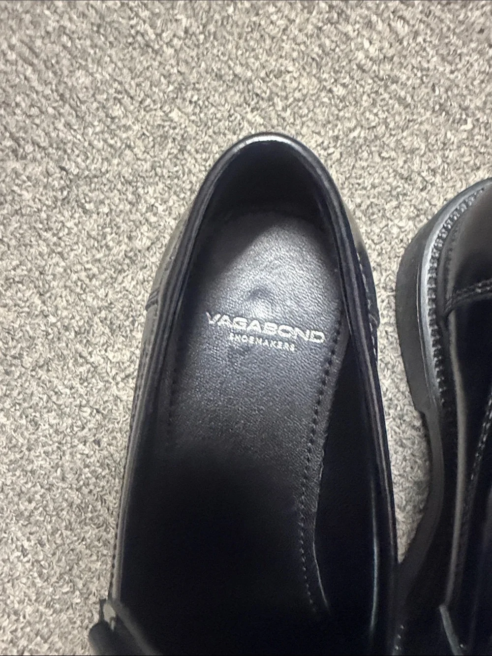 Vagabond Black Leather Kiltie Loafers for Women